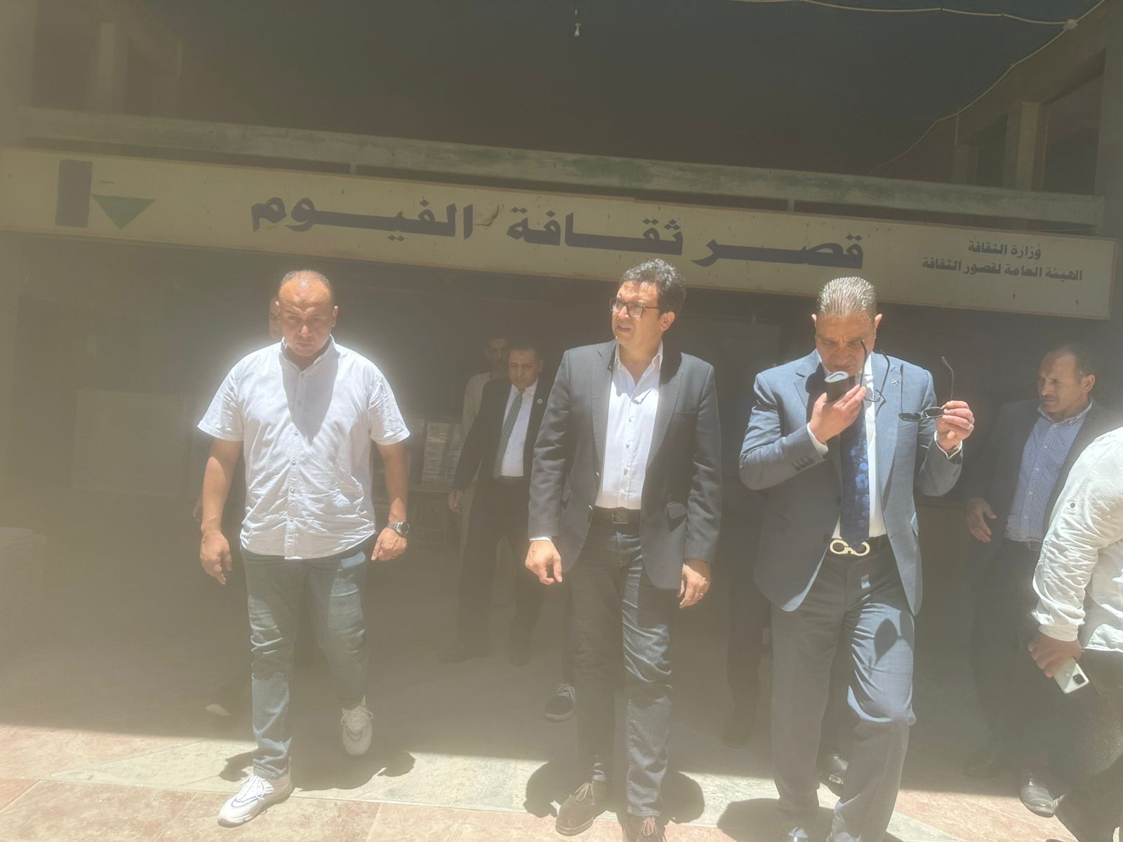 وزير الثقافة ومحافظ الفيوم يتفقدان قصر ثقافة الفيوم للوقوف على مراحل تنفيذ مشروع التطوير ورفع الكفاءة